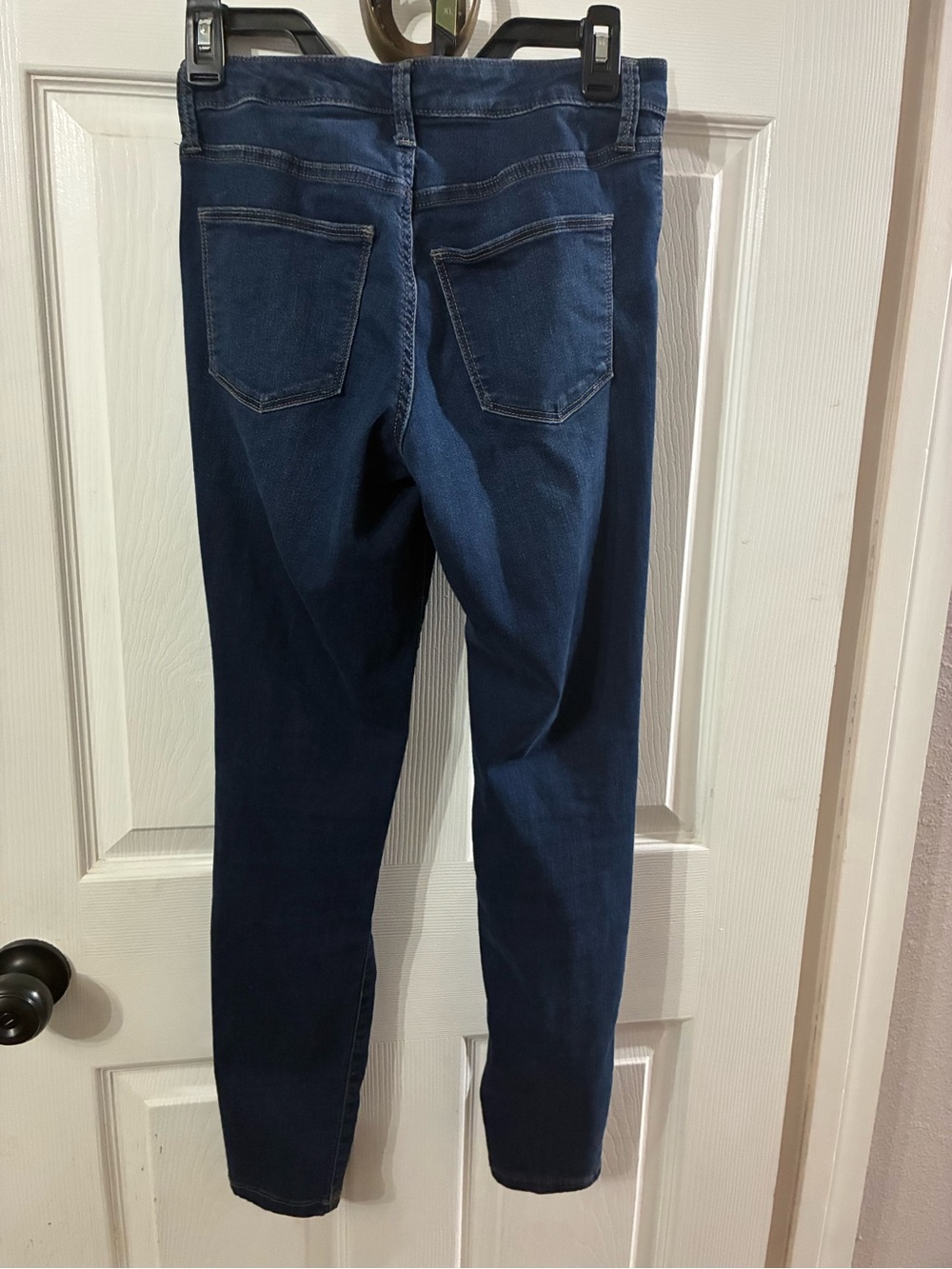 Universal Threads Women’s 0/25R Skinny Jeans - Picture 6 of 6